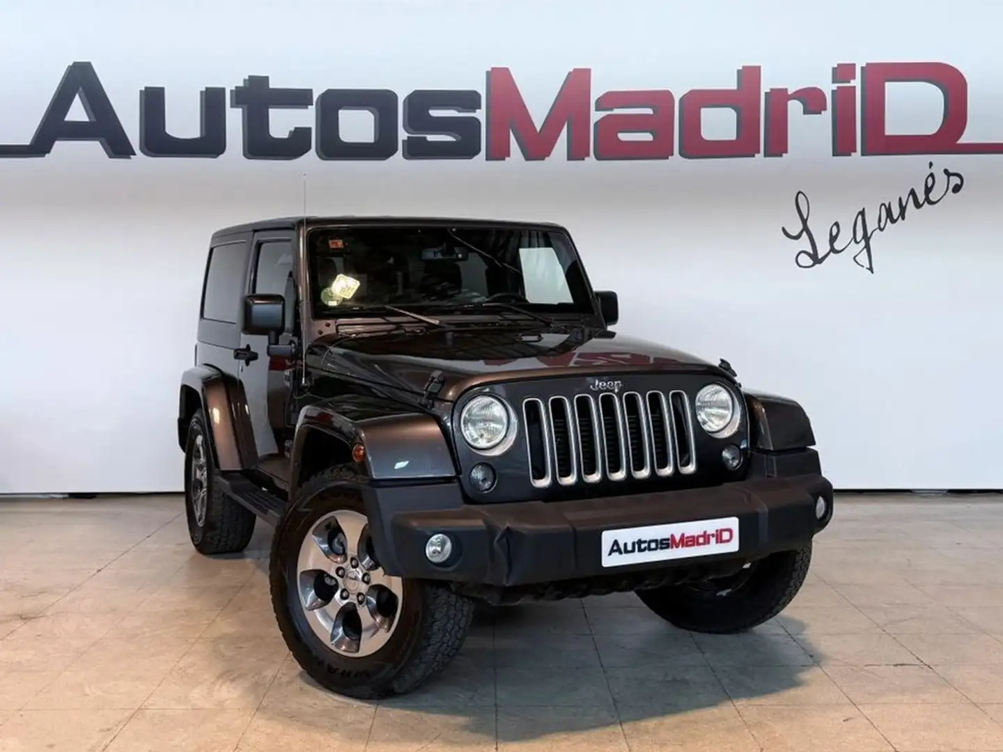 Jeep Wrangler 2.8 CRD Sahara Auto Grijs - 1