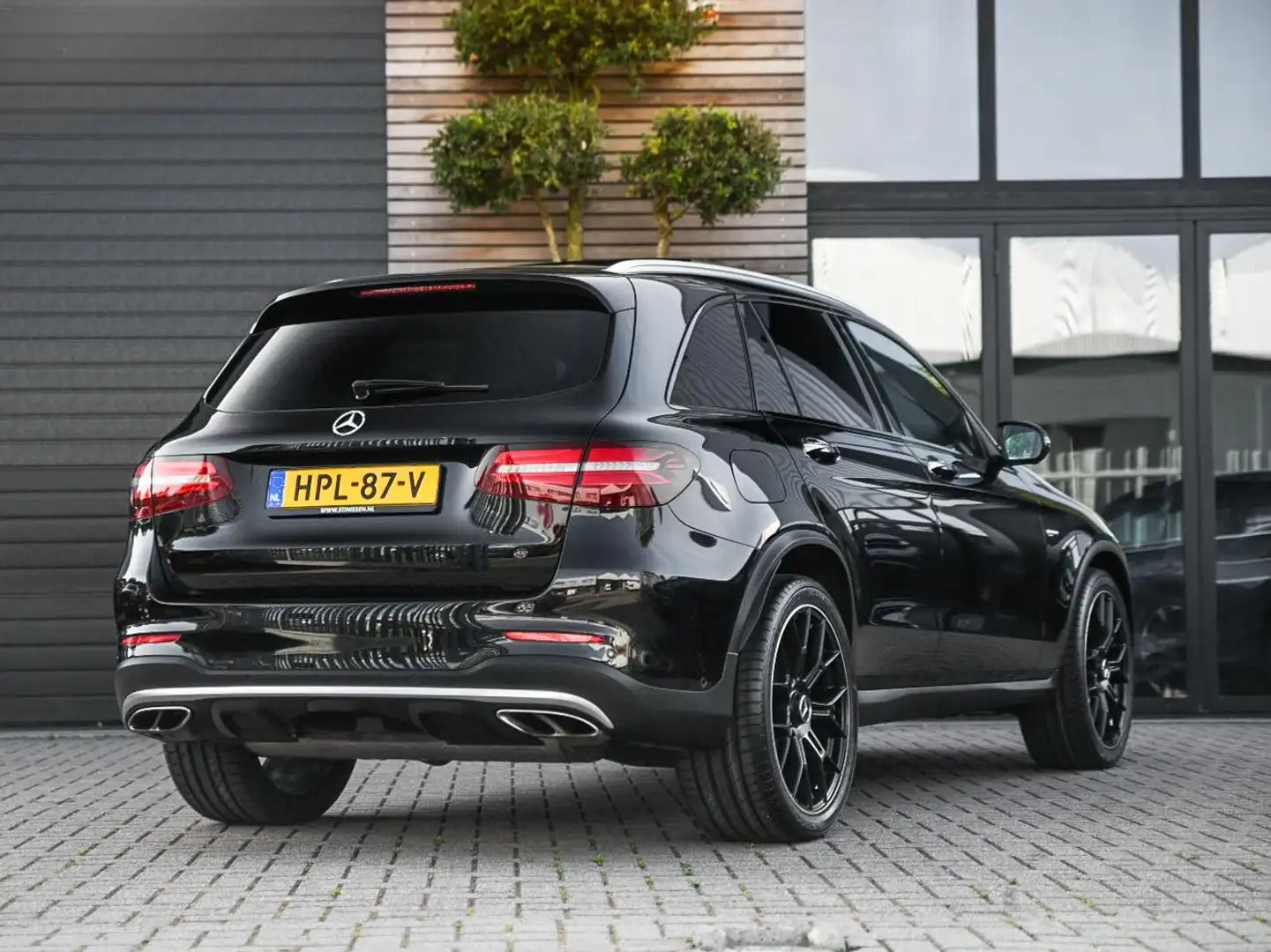 Mercedes-Benz GLC 43 AMG 4MATIC Pano Burmester 21 Inch Zwart - 2