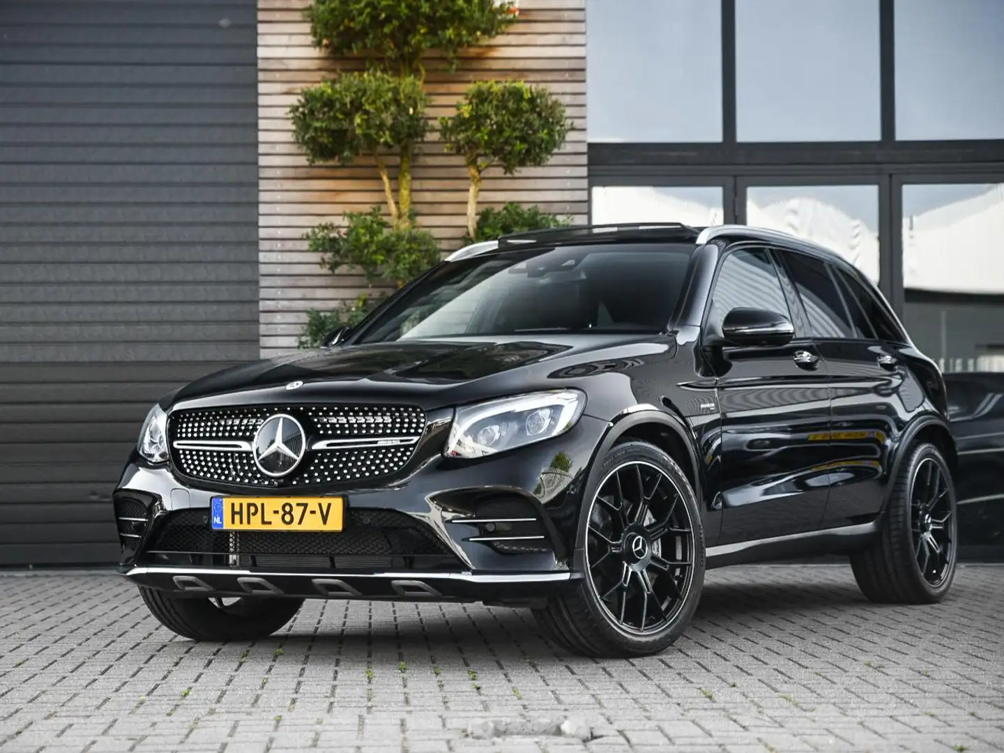 Mercedes-Benz GLC 43 AMG 4MATIC Pano Burmester 21 Inch Zwart - 1
