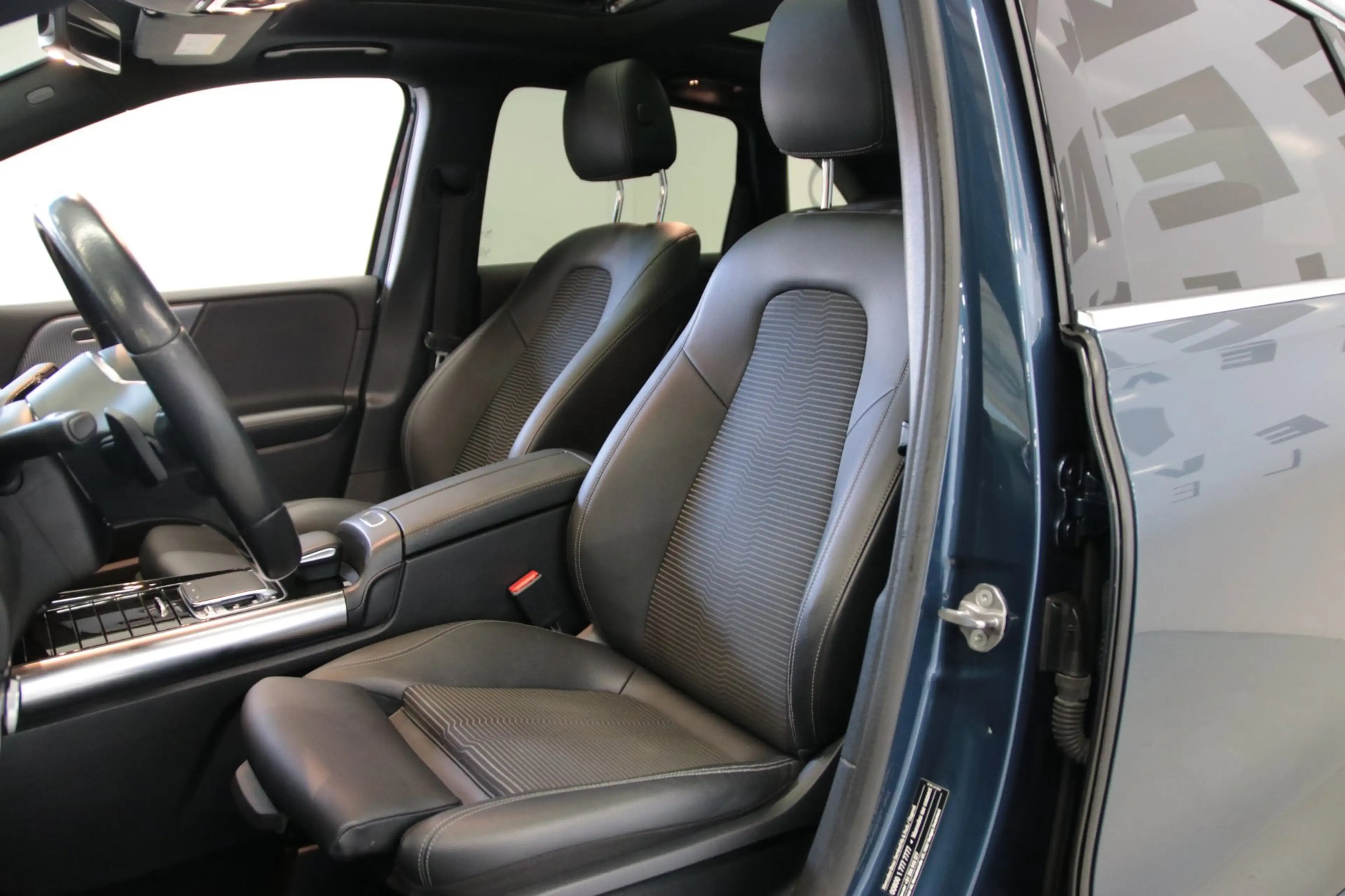 Mercedes-Benz B 180 Apple carplay/ Memory/ Panoramaschuifdak — photo 8