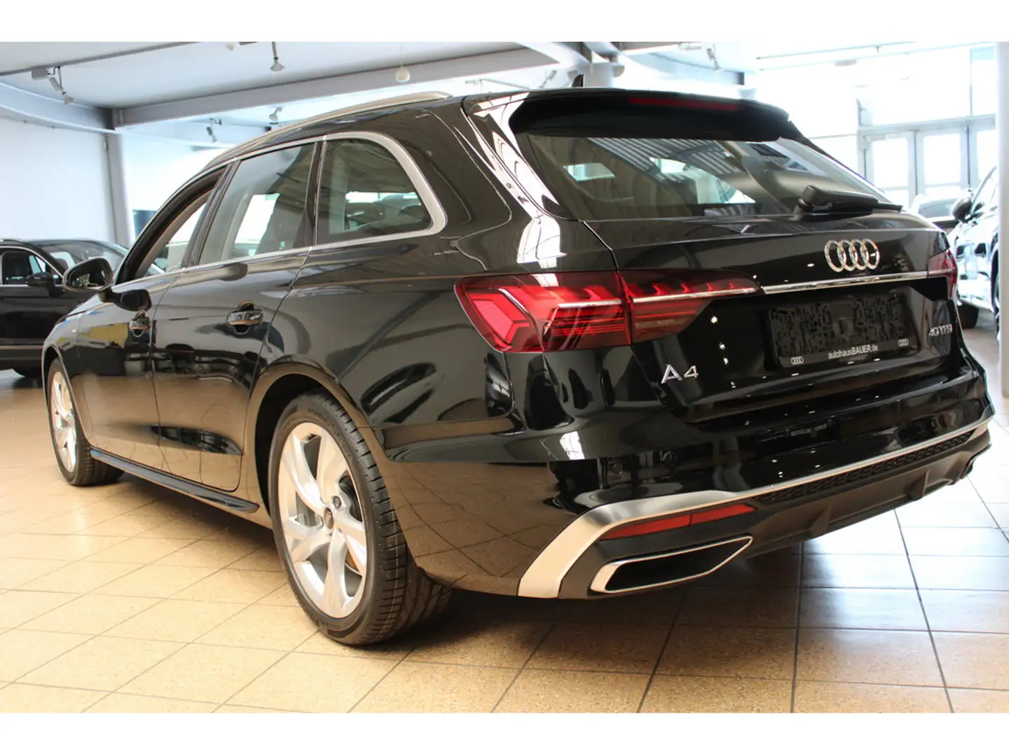 Audi A4 Avant 40 2.0 TFSI Avant S line *AudiMMI,NAV,LED,Kl Noir - 2