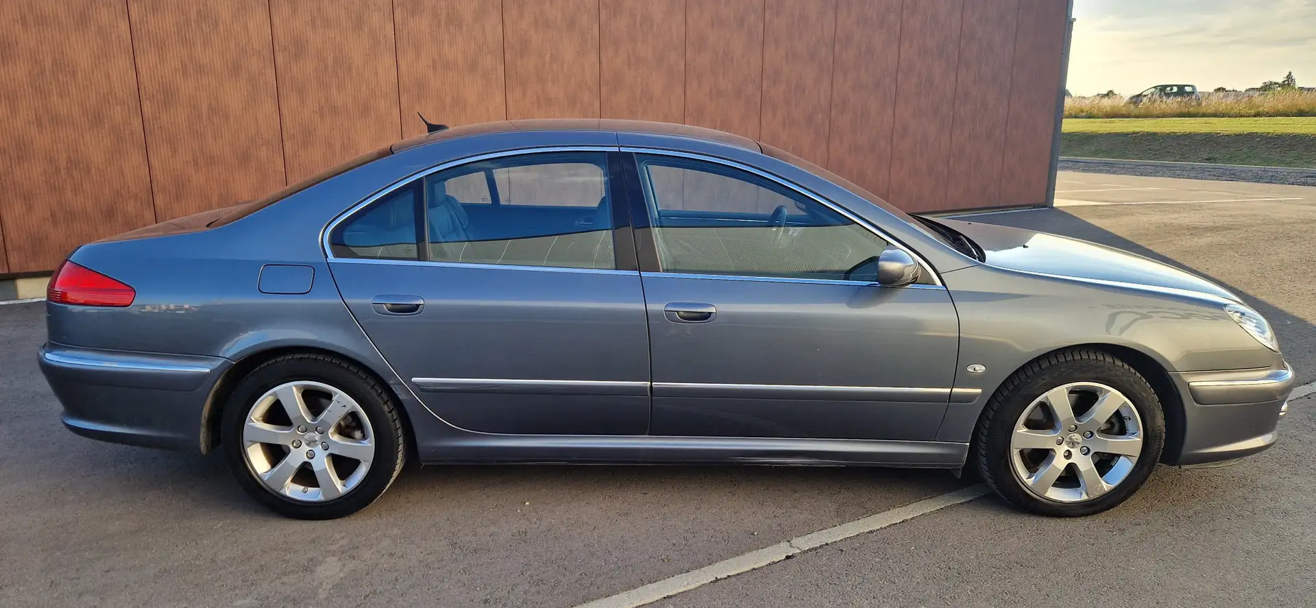 Peugeot 607 2.2 HDi Executive Titane 170ch Bi-turbo Сірий - 2