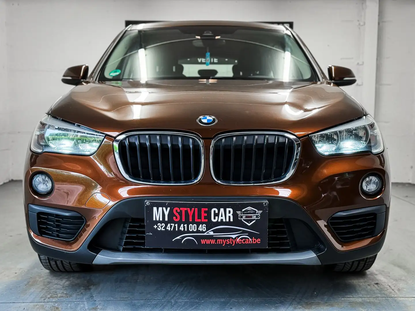 BMW X1 2.0 d sDrive18 Brun - 2