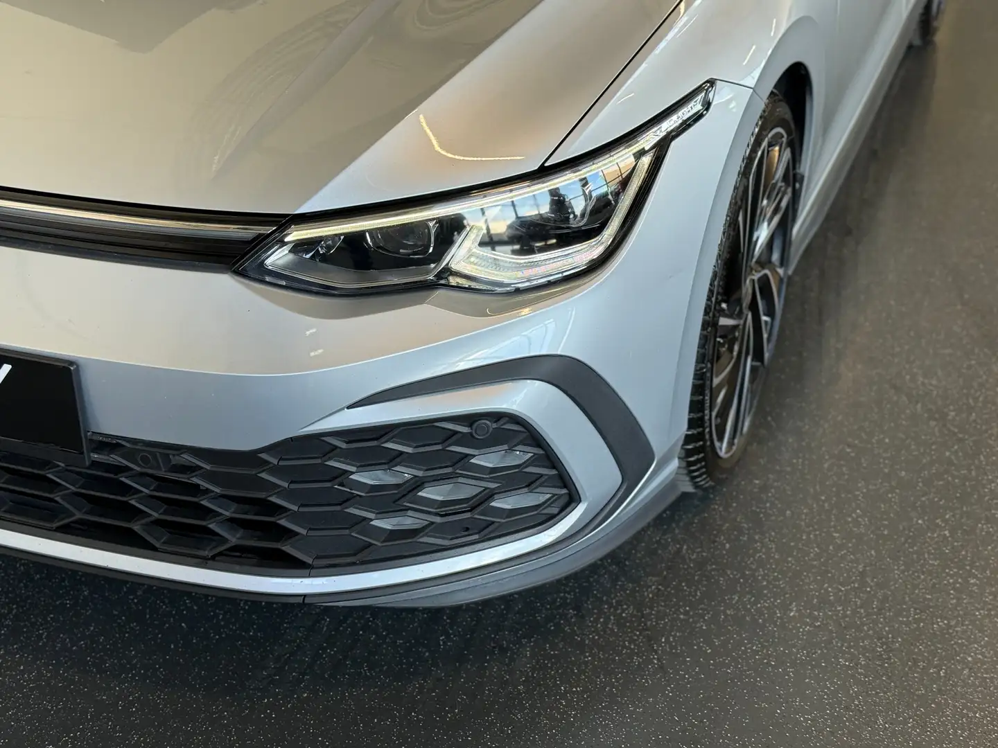 Volkswagen Golf GTD 8 GTD lückenlose Servicehistory Finanzierung Grau - 2