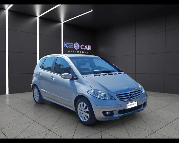 Mercedes-Benz A-Class view 3