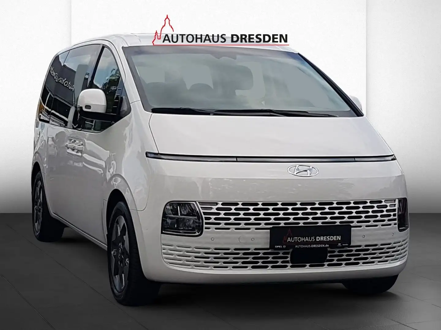 Hyundai STARIA 2.2 CRDi 2WD Trend *9-Sitze* ACC Biały - 2