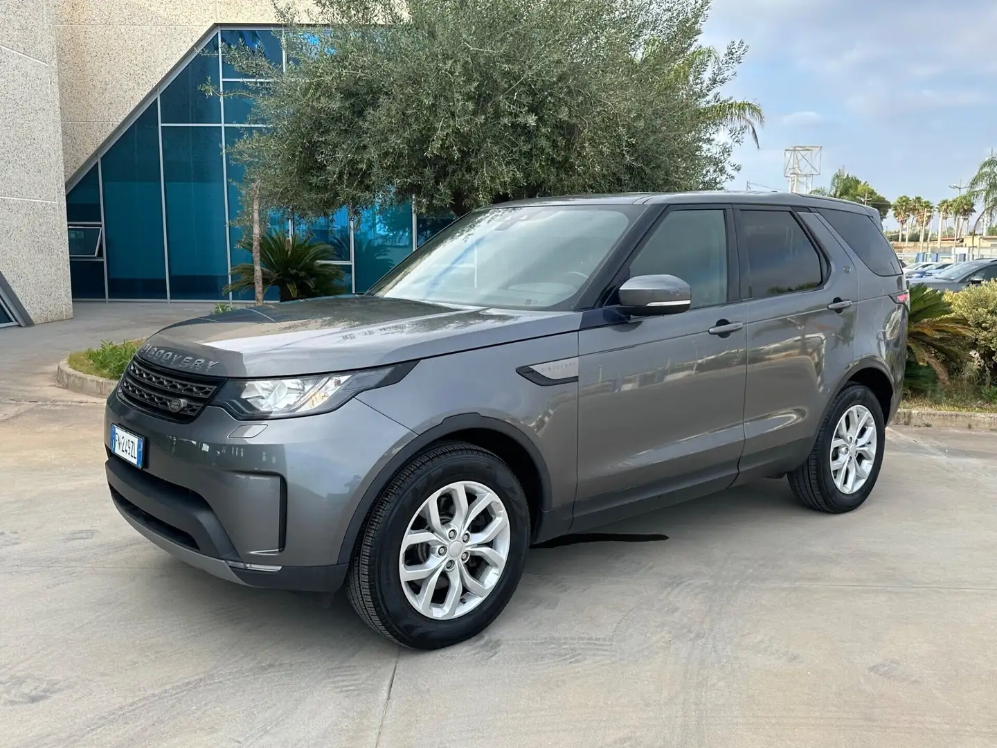 Land Rover Discovery HSE 240cv Super Offerta T-stock prezzo imperdibile Grigio - 1