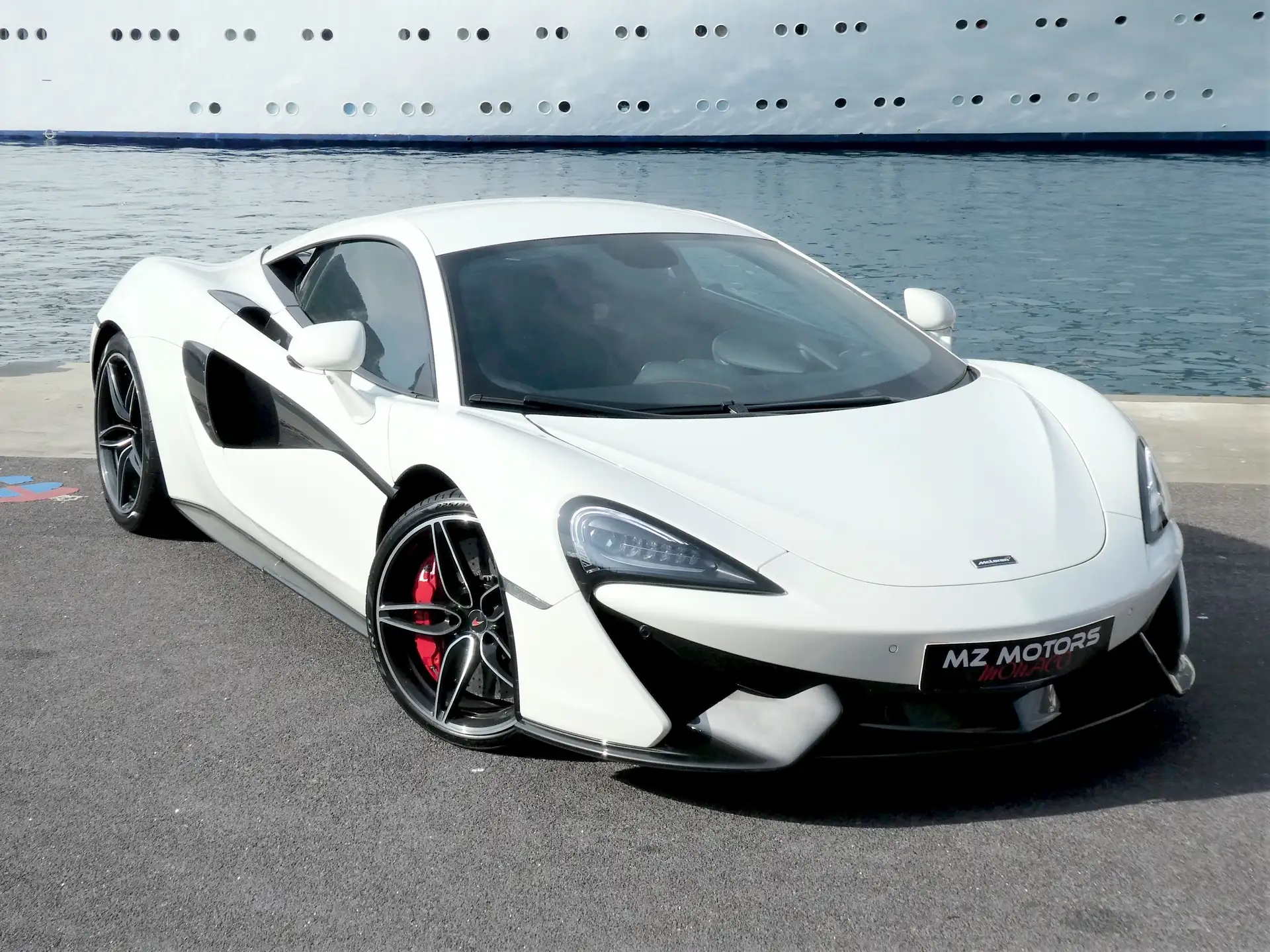 맥라렌 570S 570 Sport Coupe 2016 흰색 사진 4
