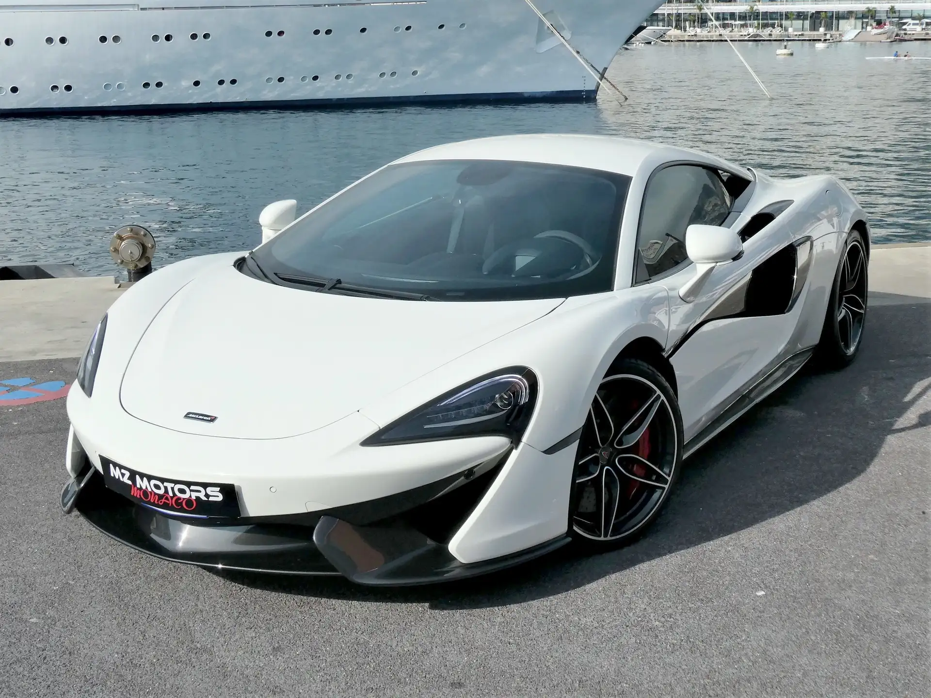 맥라렌 570S 570 Sport Coupe 2016 흰색 사진 3