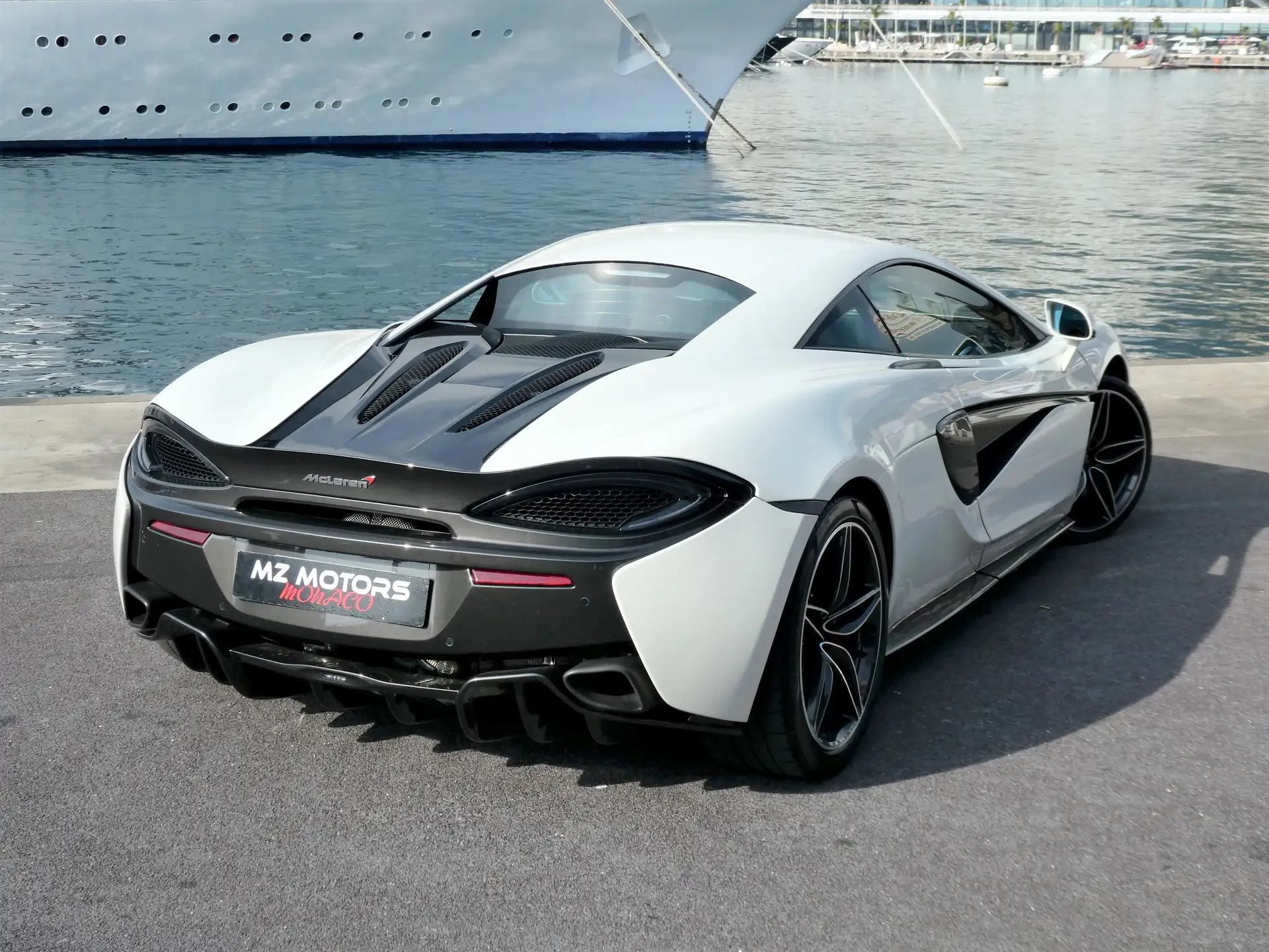 맥라렌 570S 570 Sport Coupe 2016 흰색 사진 8