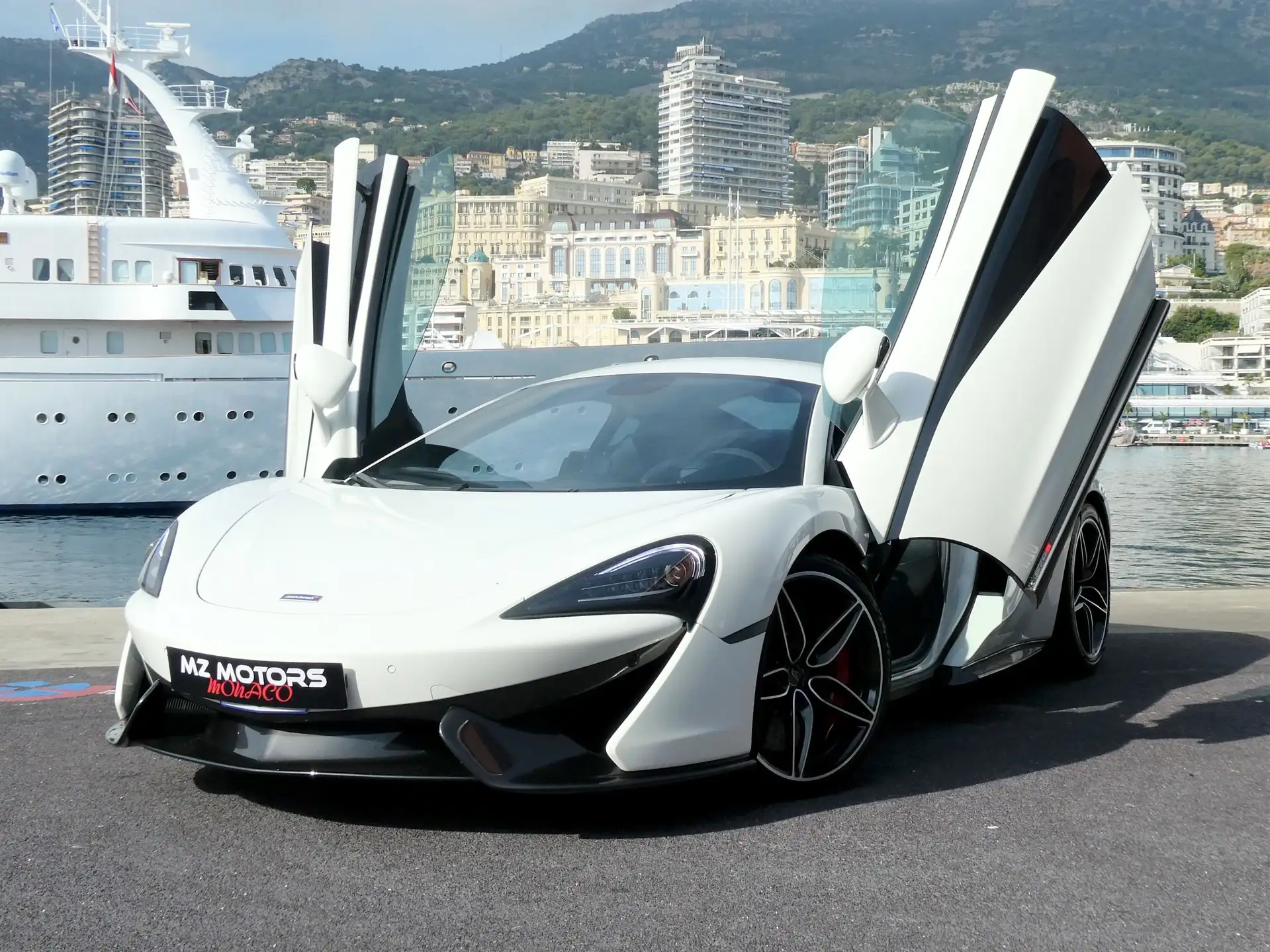맥라렌 570S 570 Sport Coupe 2016 흰색 사진 1