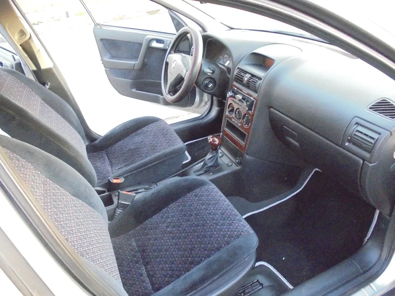 Opel Astra 1.6-16 V Elegance, foto 10