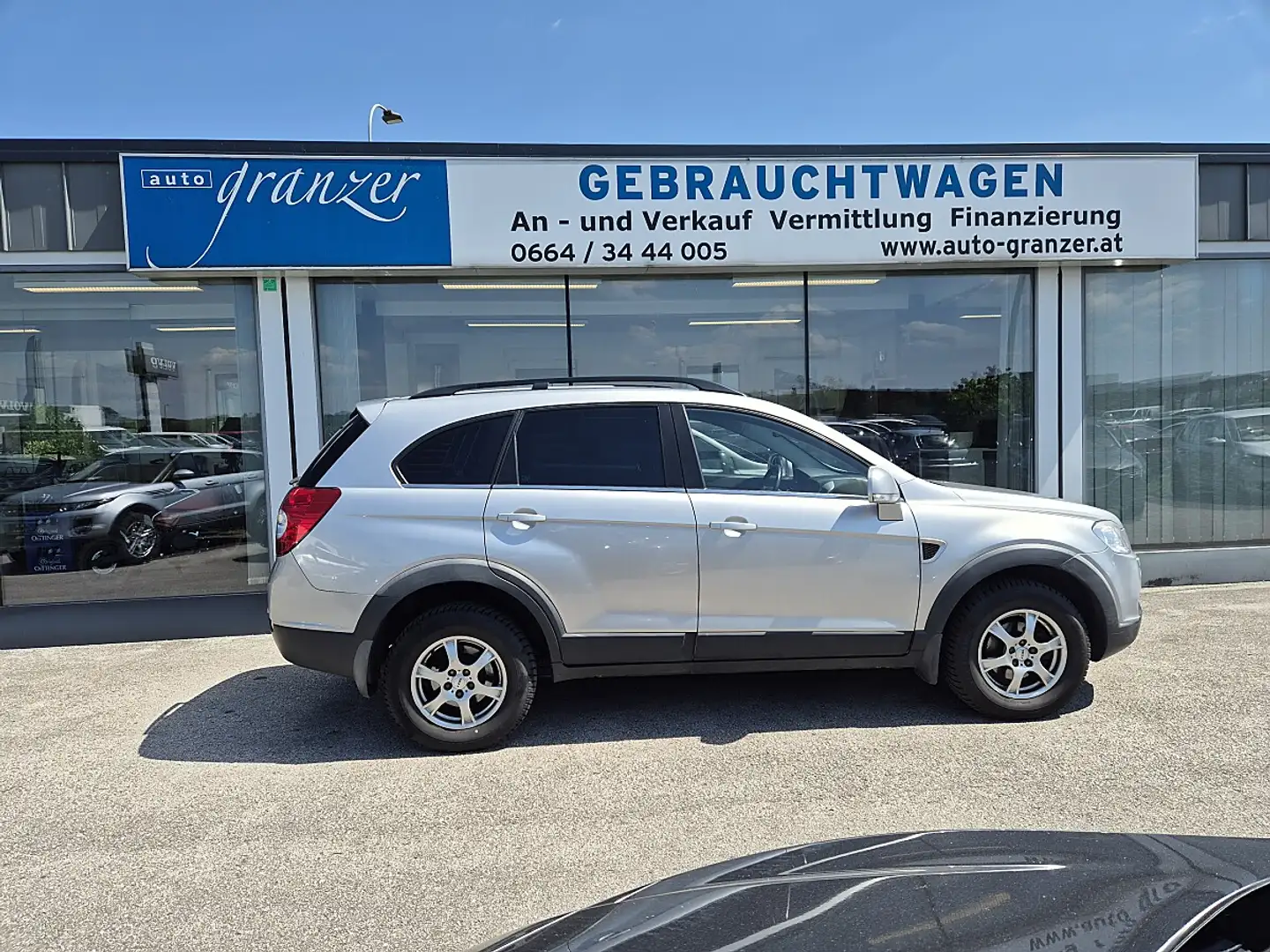 Chevrolet Captiva LT "Luxus" 2,0 Ds. Aut. 4WD Grau - 1