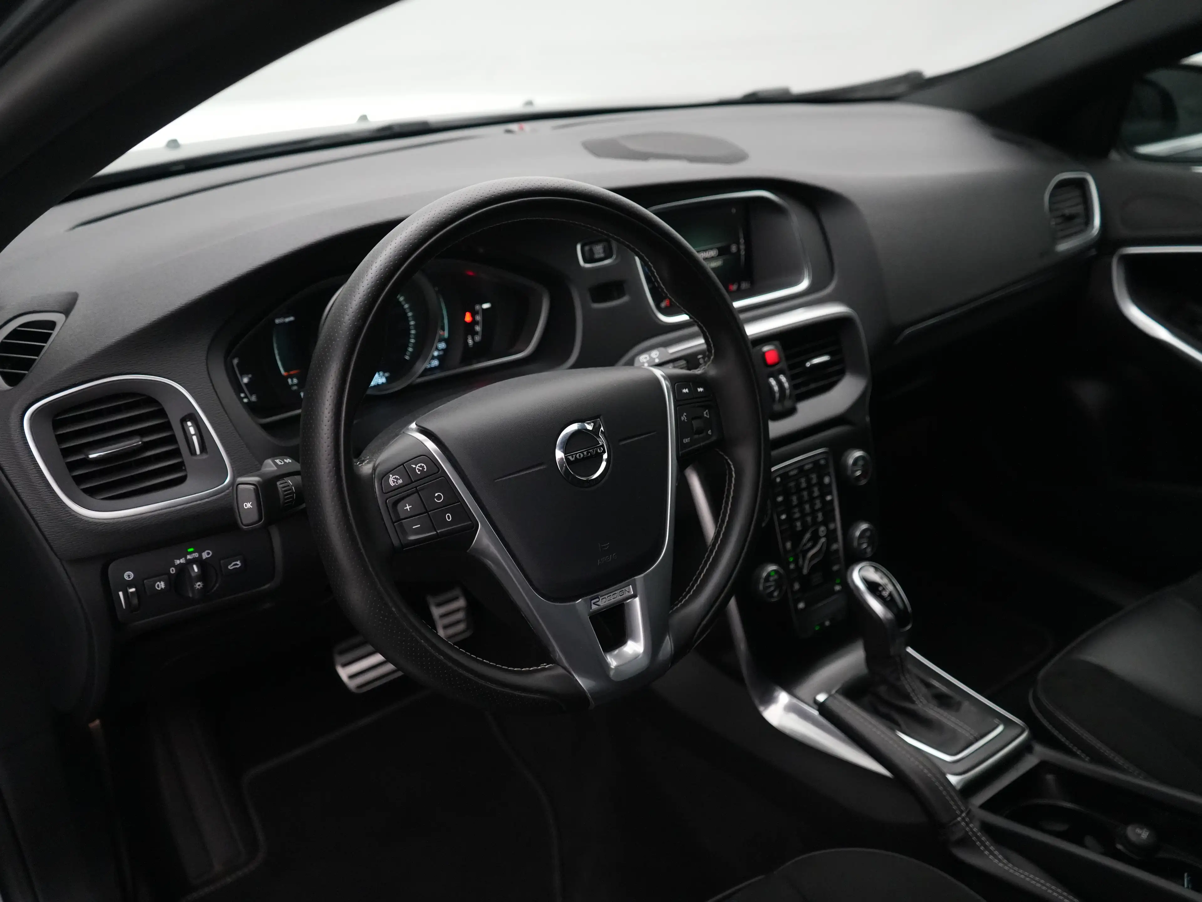 Volvo V40 T3 Polar+ Sport | Panoramadak | Harman/Kardon | R- — photo 8