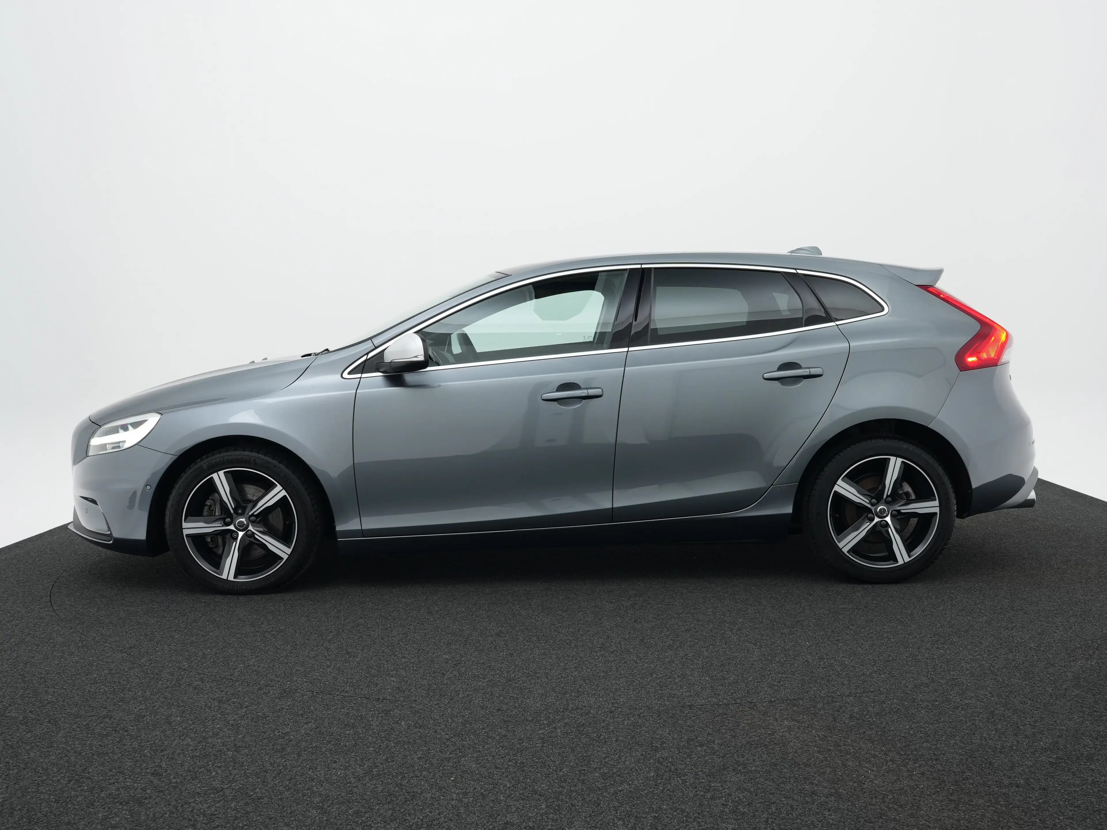 Volvo V40 T3 Polar+ Sport | Panoramadak | Harman/Kardon | R- — photo 3