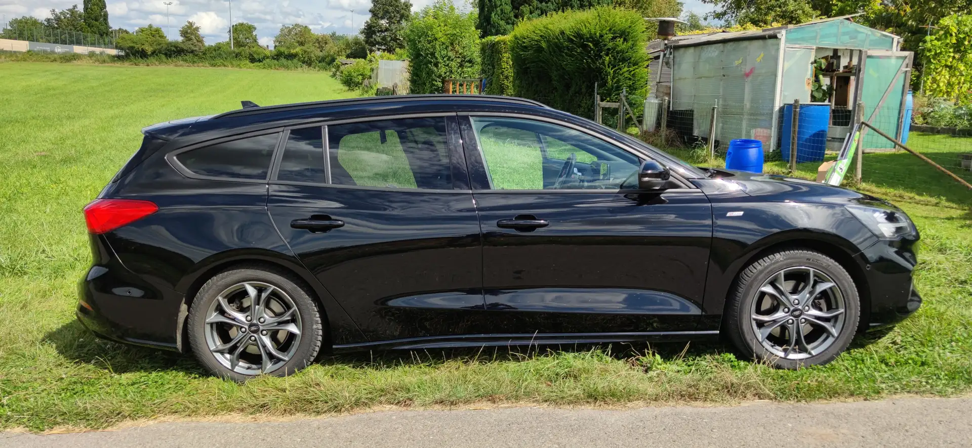 Ford Focus Focus Turnier 2.0 EcoBlue  ST-LINE Schwarz - 2