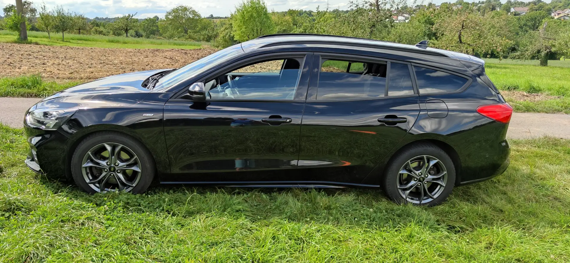 Ford Focus Focus Turnier 2.0 EcoBlue  ST-LINE Schwarz - 1
