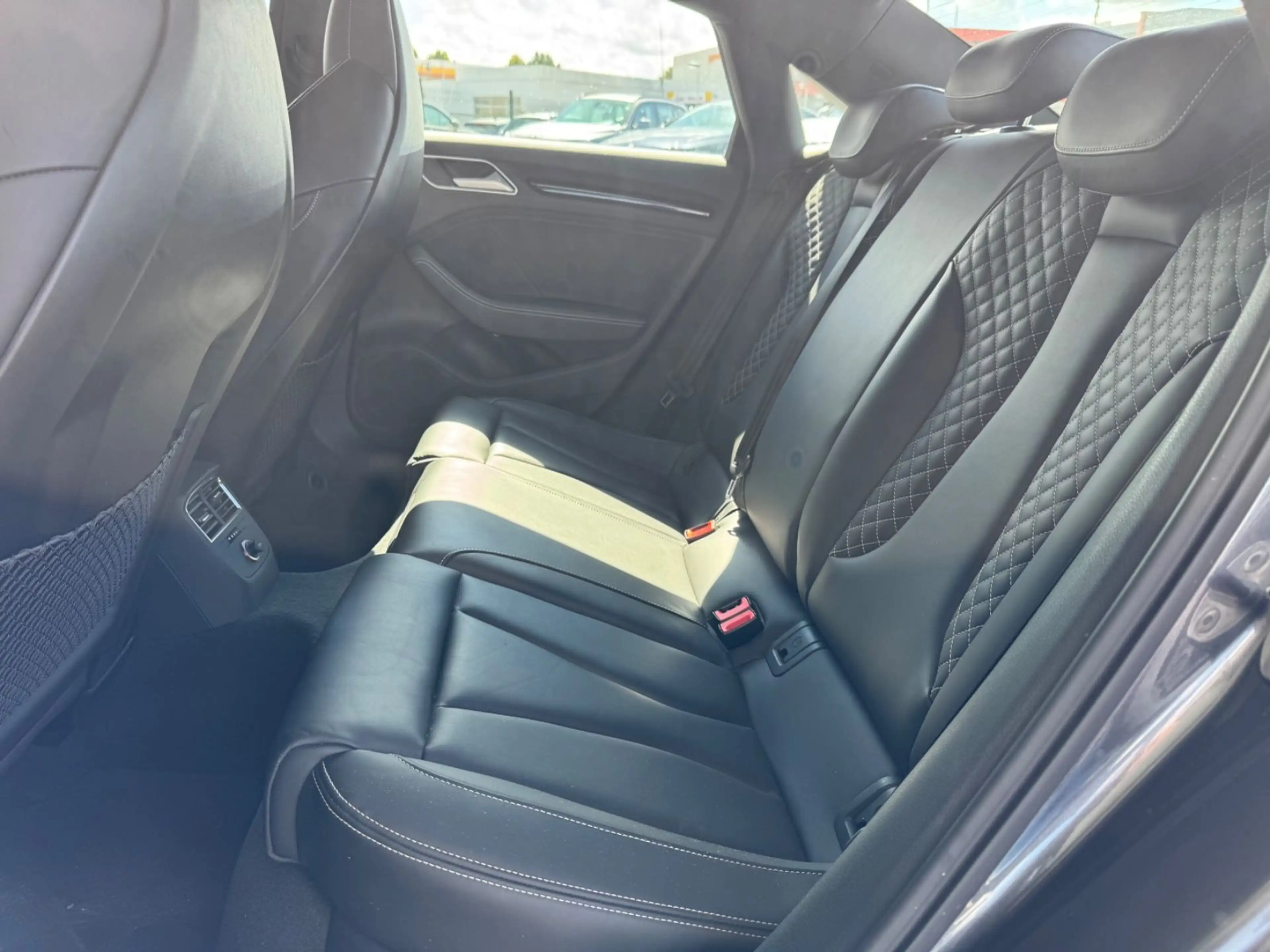 Audi S3 2.0 TFSI quattro Lim. Schalter Scheckheftgpf. — photo 9