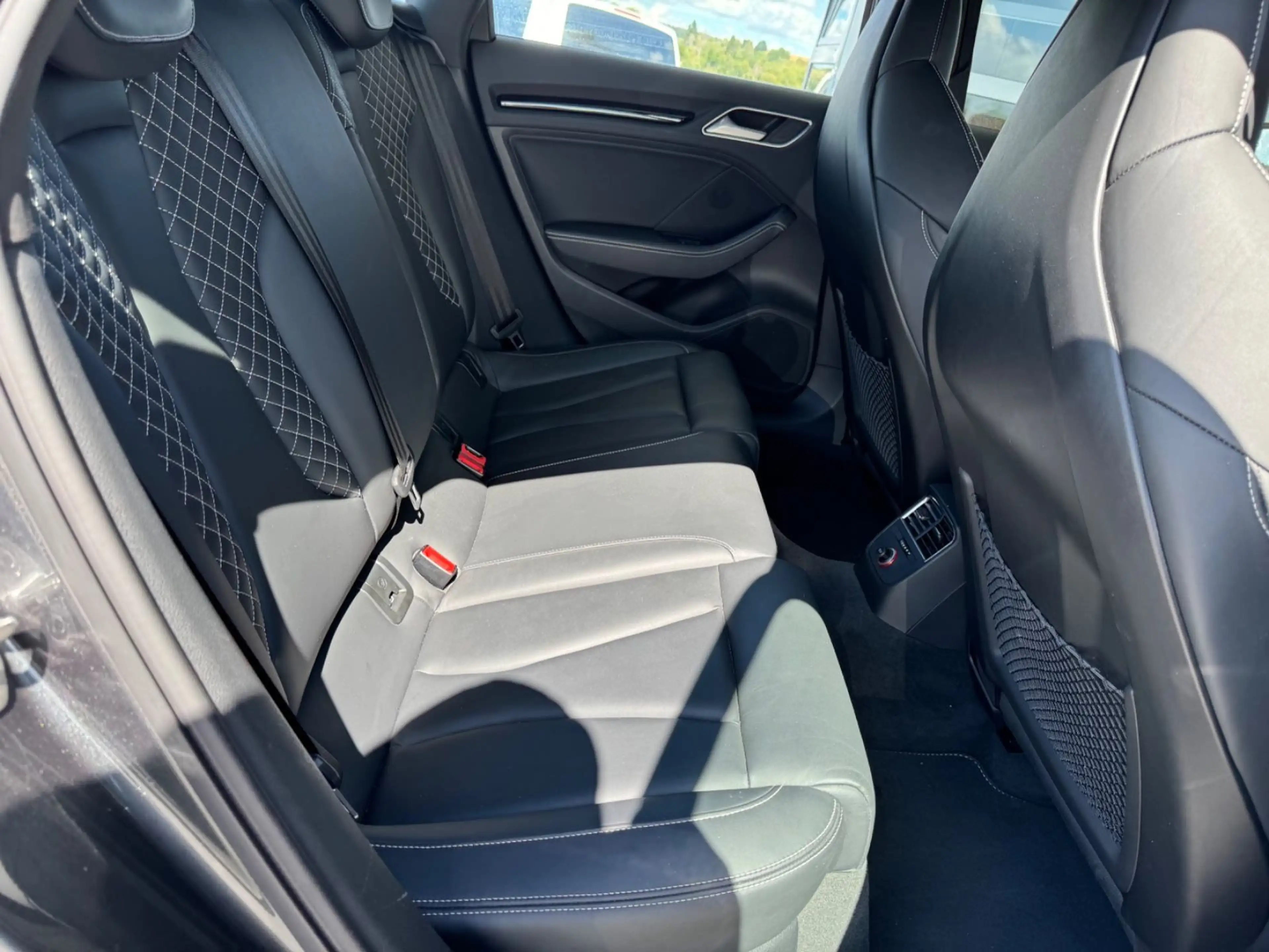 Audi S3 2.0 TFSI quattro Lim. Schalter Scheckheftgpf. — photo 13