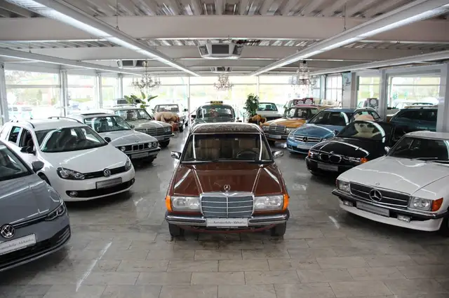 Mercedes-Benz 230 E W123 *H-Zulassung*