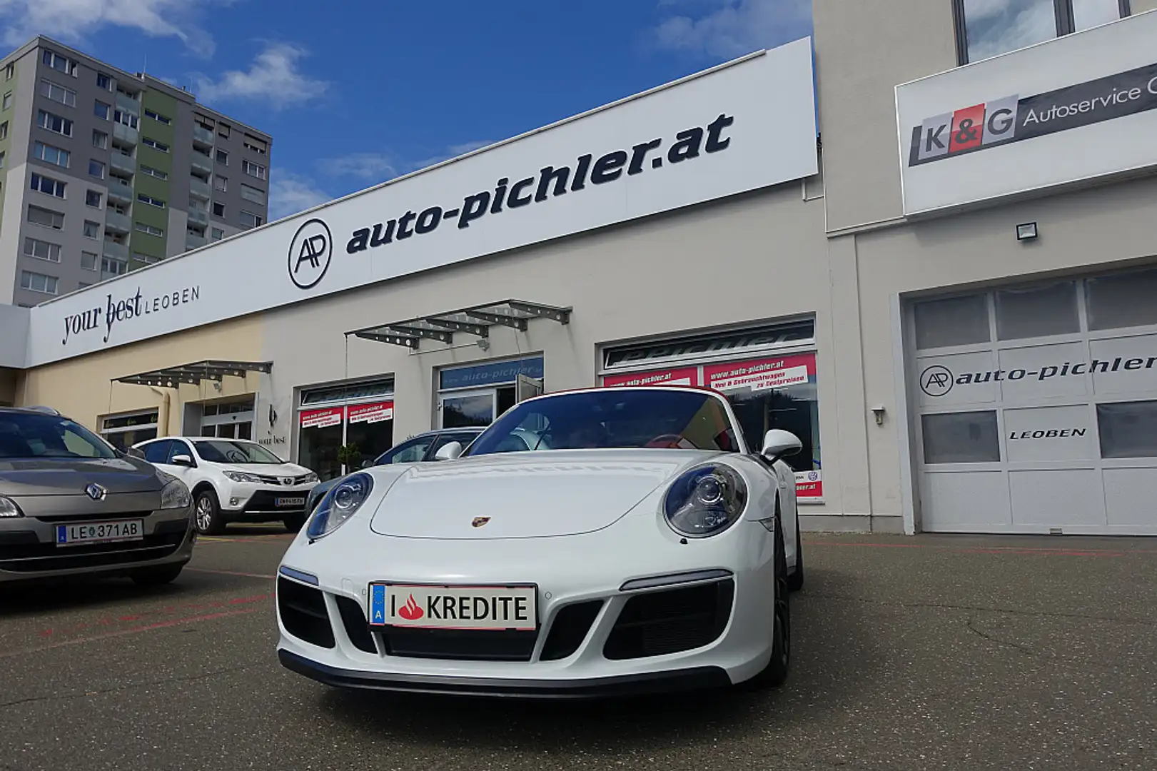 Porsche 911 Carrera 4 GTS Cabrio Blanc - 1
