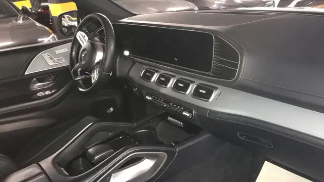 Mercedes-Benz 300 view 10