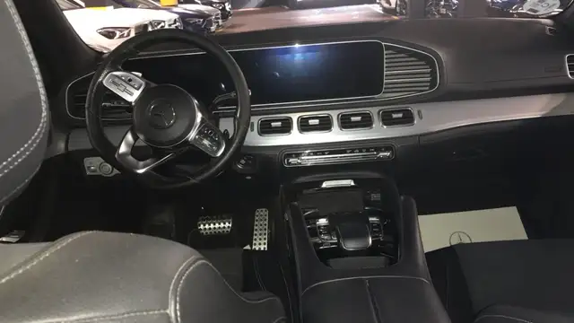 Mercedes-Benz 300 view 8