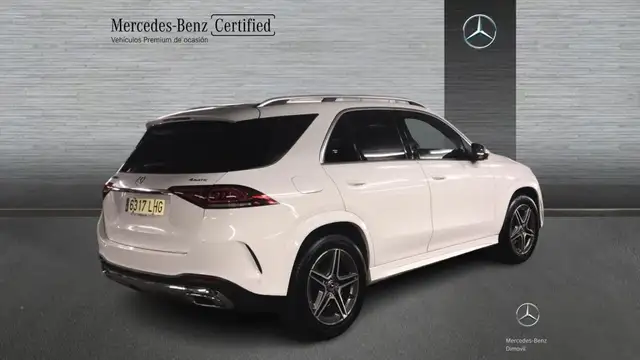 Mercedes-Benz 300 view 2
