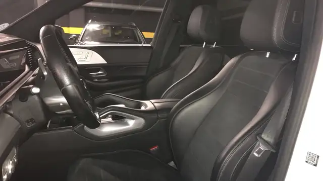 Mercedes-Benz 300 view 7