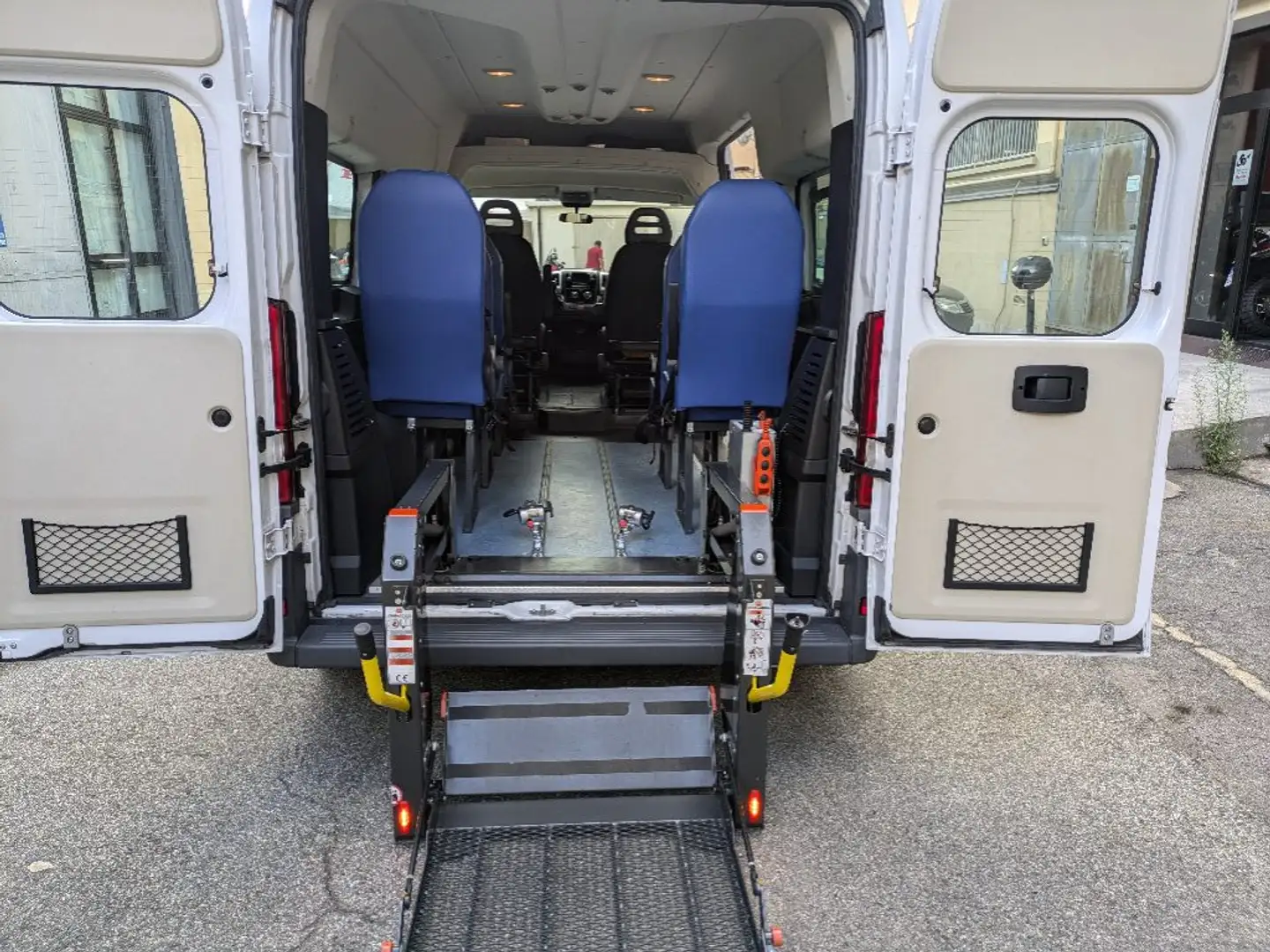 Fiat Ducato 33 2.3 MJT 150CV PM-TM    TRASPORTO DISABILI Weiß - 2