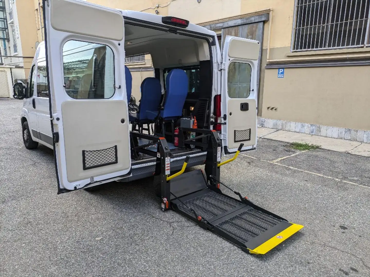Fiat Ducato 33 2.3 MJT 150CV PM-TM    TRASPORTO DISABILI Weiß - 1