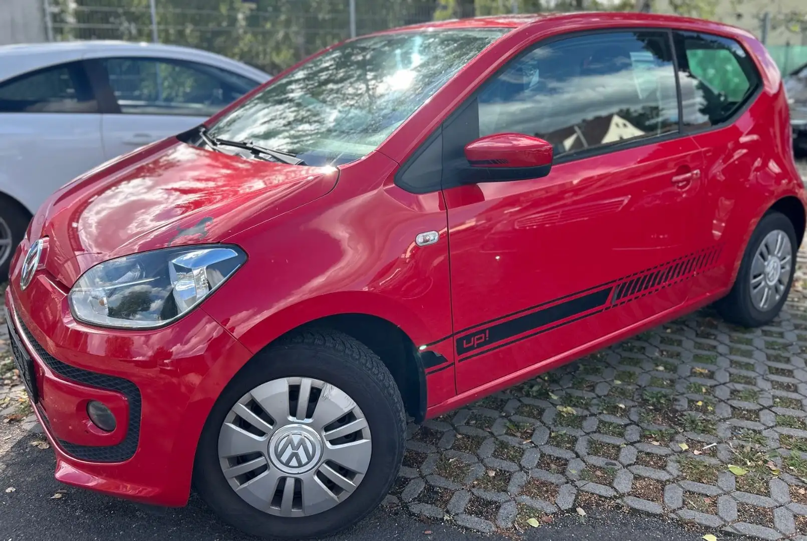 Volkswagen up! *Klima*Navi*Tempomat*TÜV NEU Rot - 2