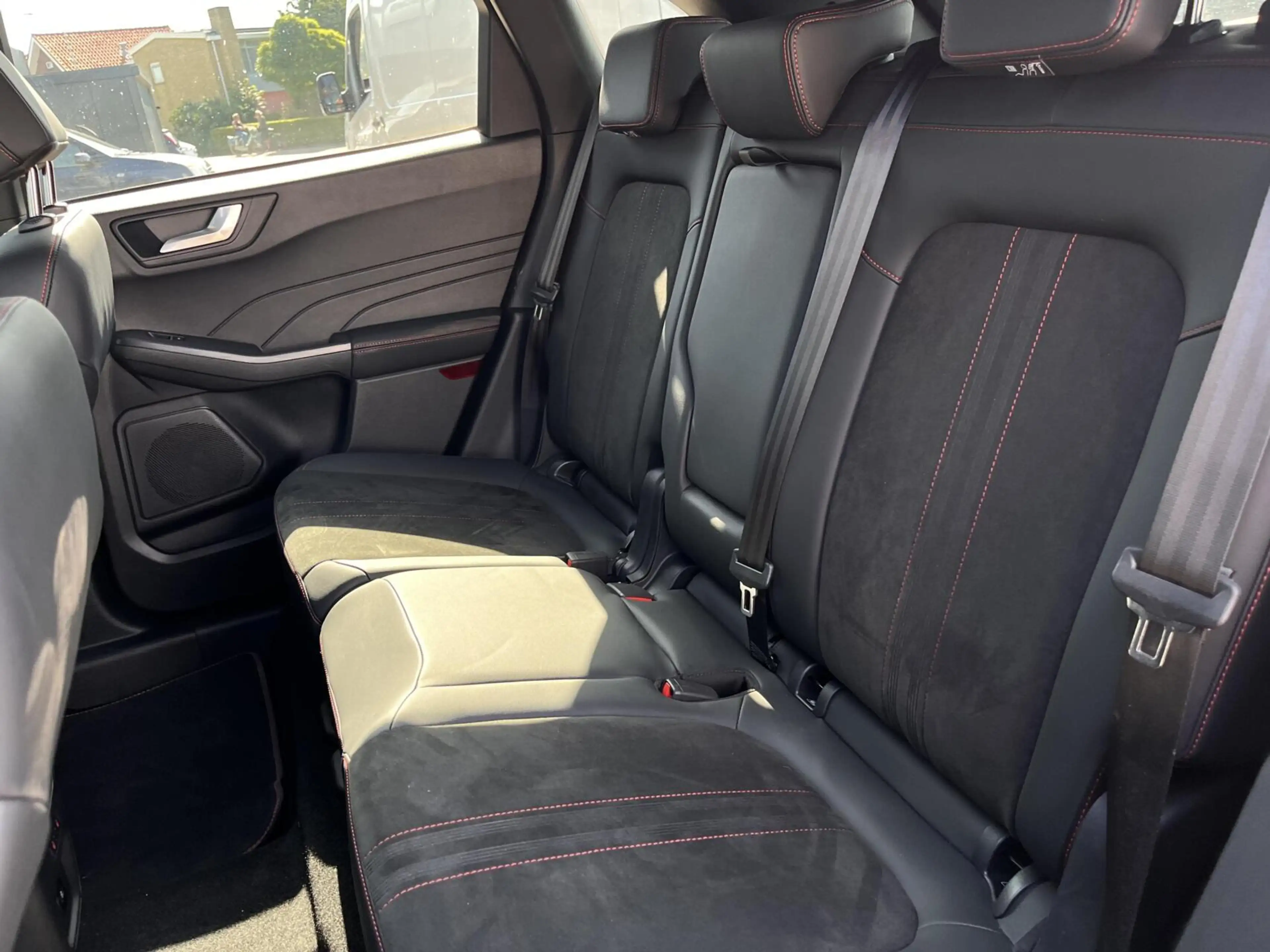 Ford Kuga 2.5 PHEV ST-Line X 243PK Elek. Trekhaak AGR Stoele — photo 17
