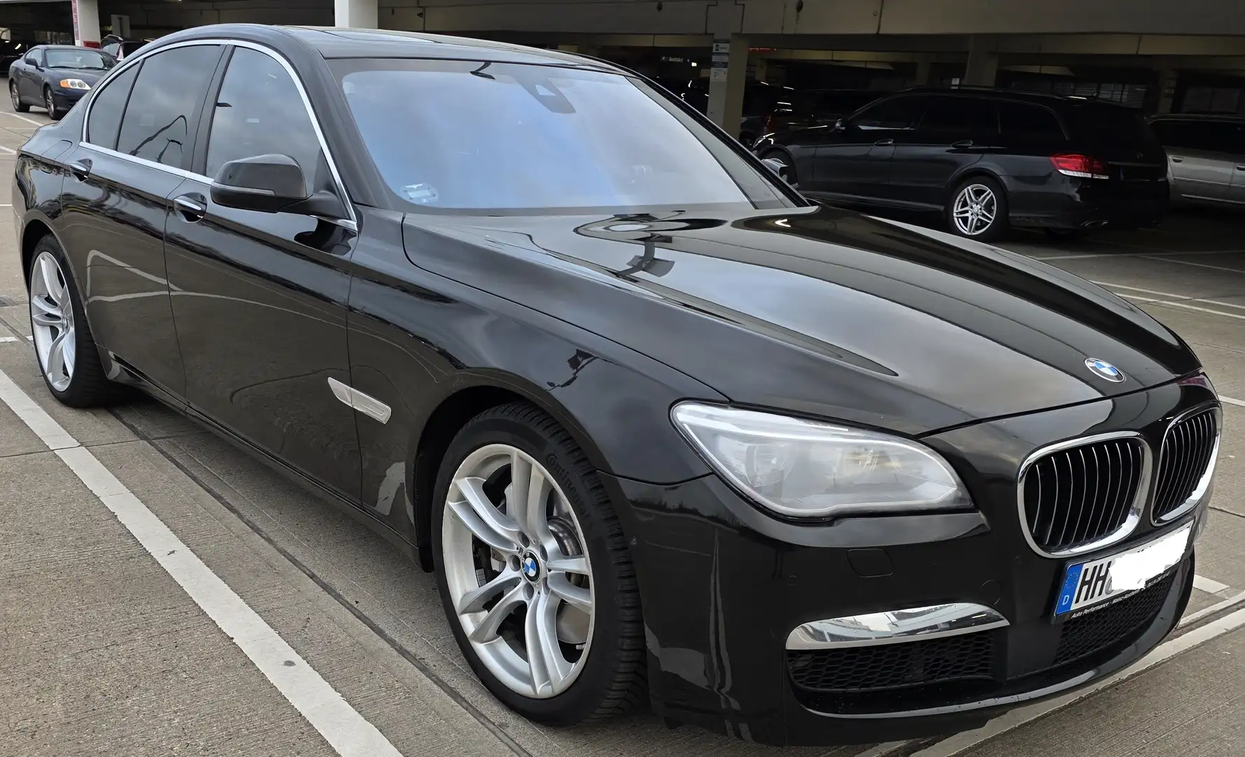 BMW 750 750i xDrive Luxury Schwarz - 2