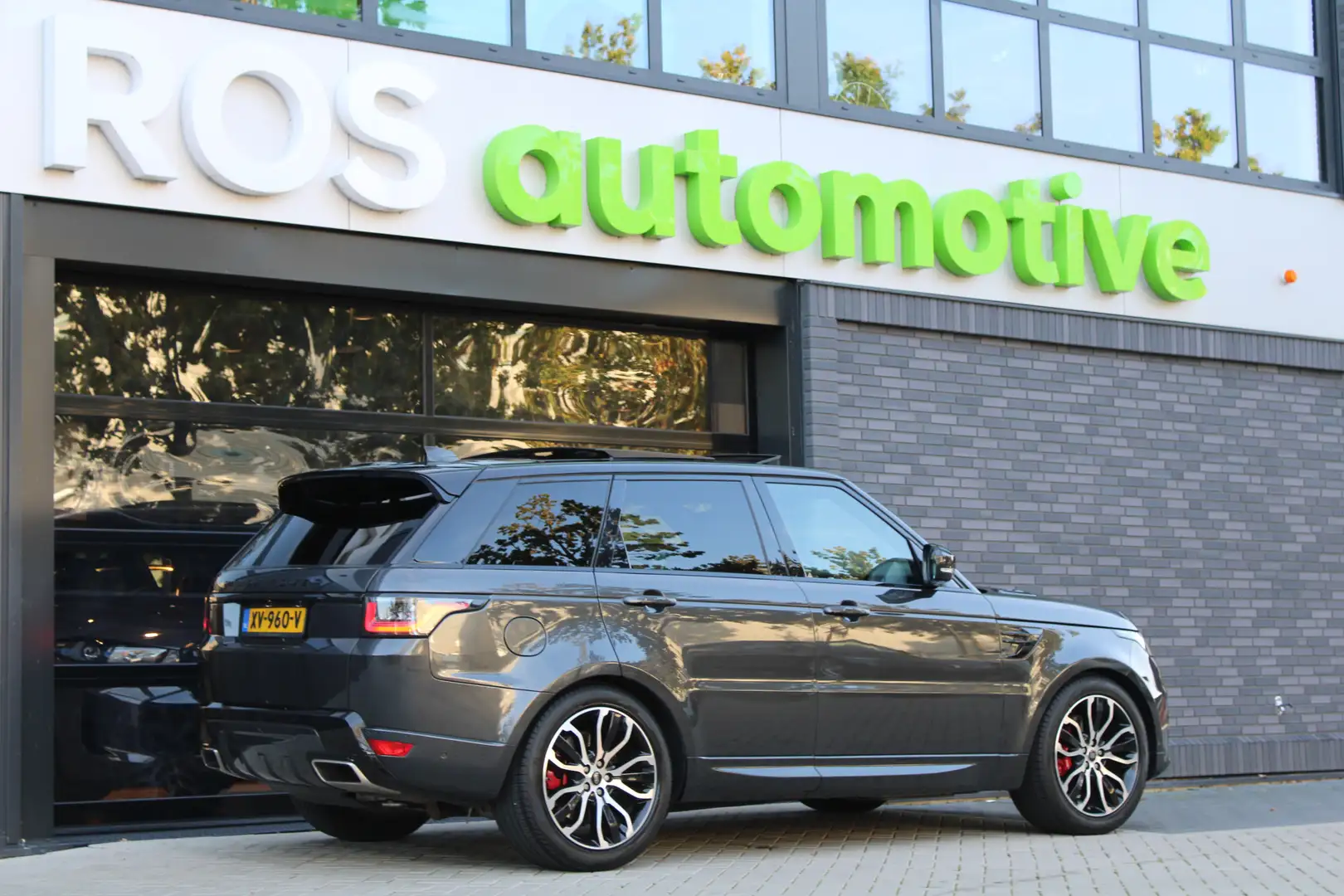 Land Rover Range Rover Sport 2.0 P400e Autobiography Dynamic | NAP! | PANO | ST Grijs - 2
