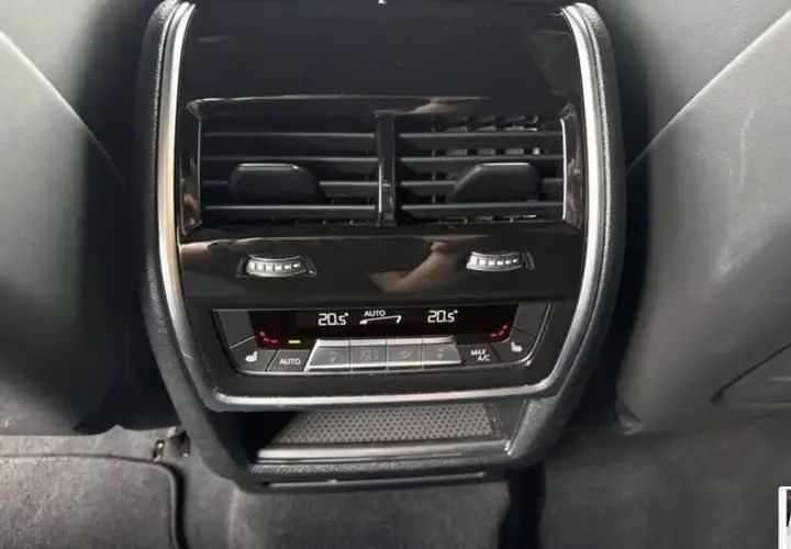 BMW XM 2023, foto 15