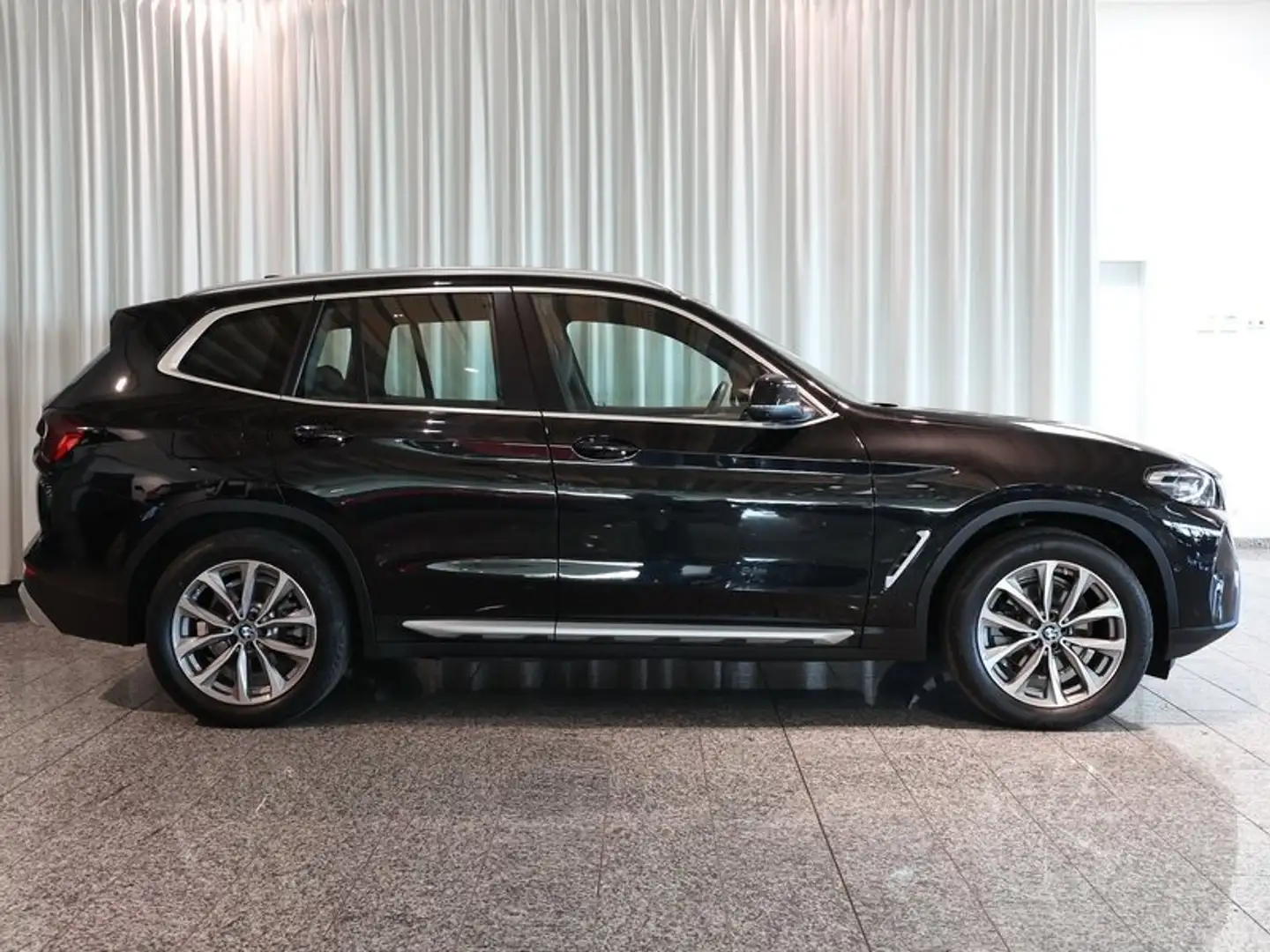 BMW X3 xDrive20d 19 Zoll LED 360° HarmKar. Pano AHK Schwarz - 2