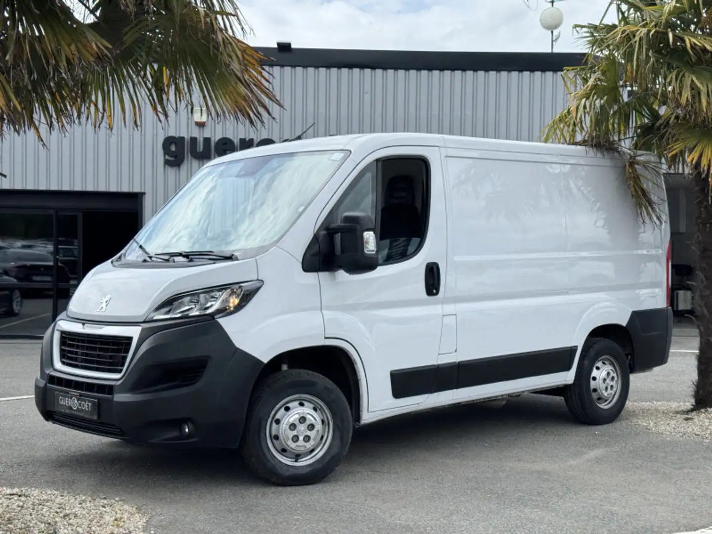 Peugeot Boxer 330 L1H1 2.2 BLUEHDI S\u0026S 140CH ASPHALT Blanc - 1