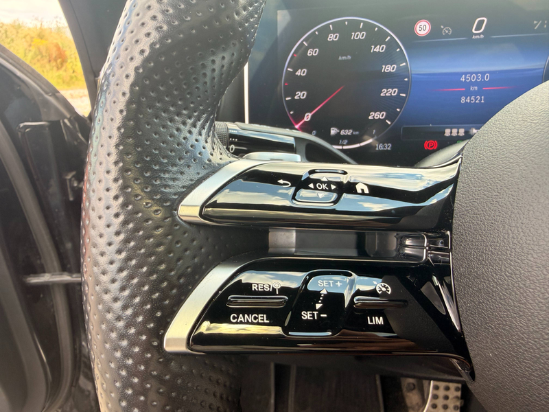 Mercedes-Benz C 300 @ SERVICARS FLEURUS MERCEDES C 300e PHEV AMG LINE - Att. Remorque/Toit Pano - 12 MOIS GARANTIE — photo 14