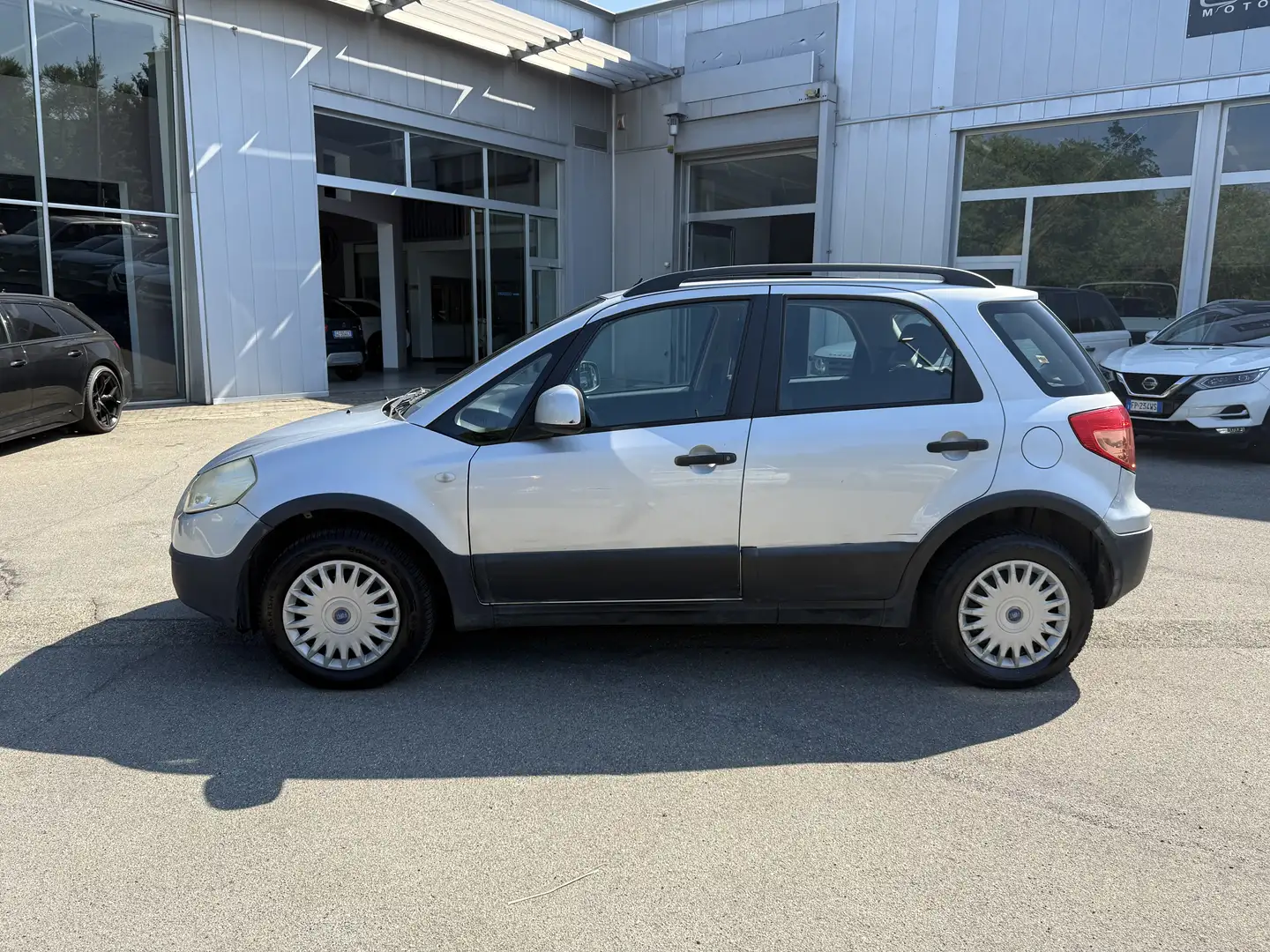 Fiat Sedici Sedici 1.6 16v Dynamic 4x4 107cv Gümüş rengi - 2