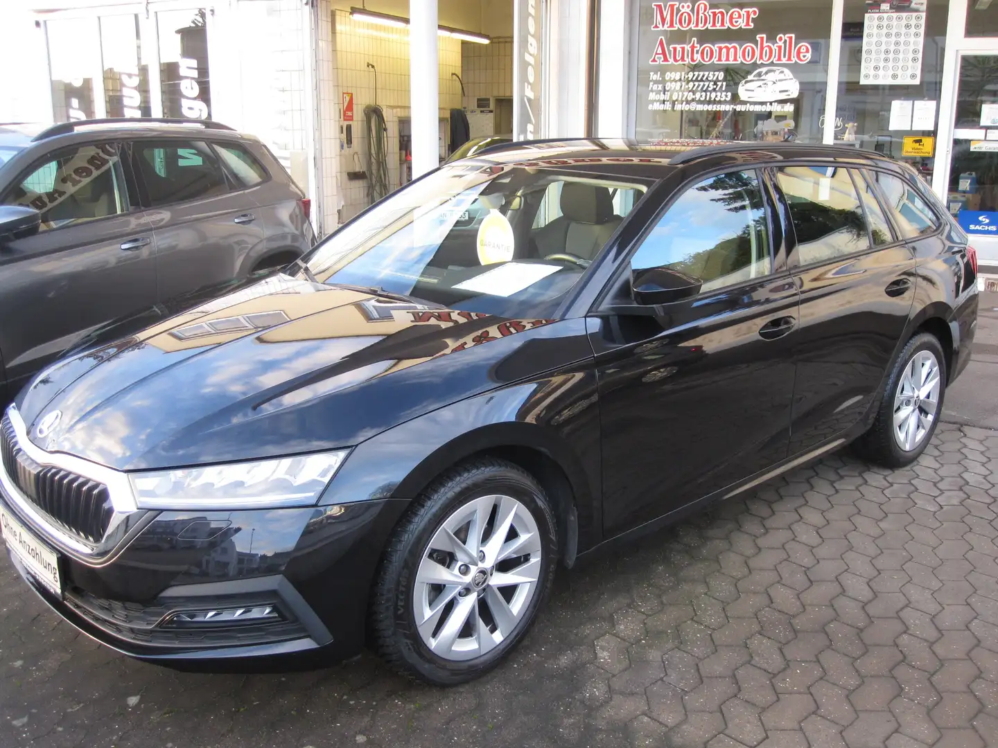 Skoda Octavia Combi 1.5 TSI Amb/LED/SmartLNavi/ACC/Alu/Spura/DAB Černá - 1