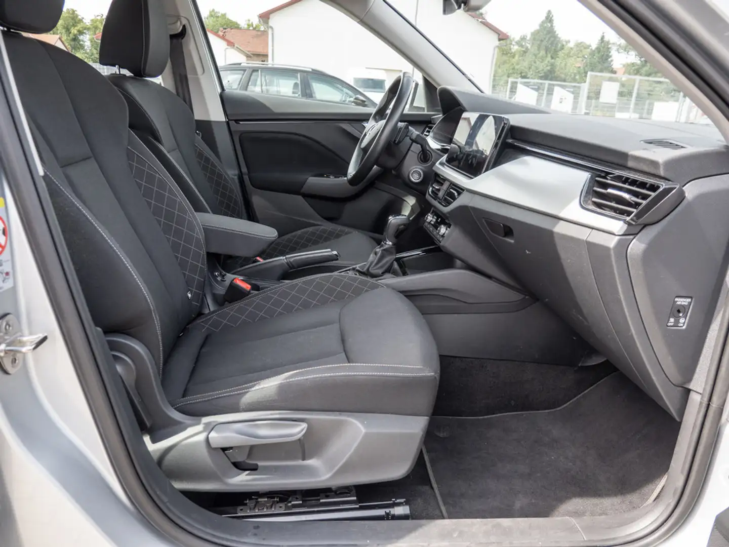 Skoda Kamiq 1.0 TSI Ambition KAMERA NAVI ACC LED Zilver - 2