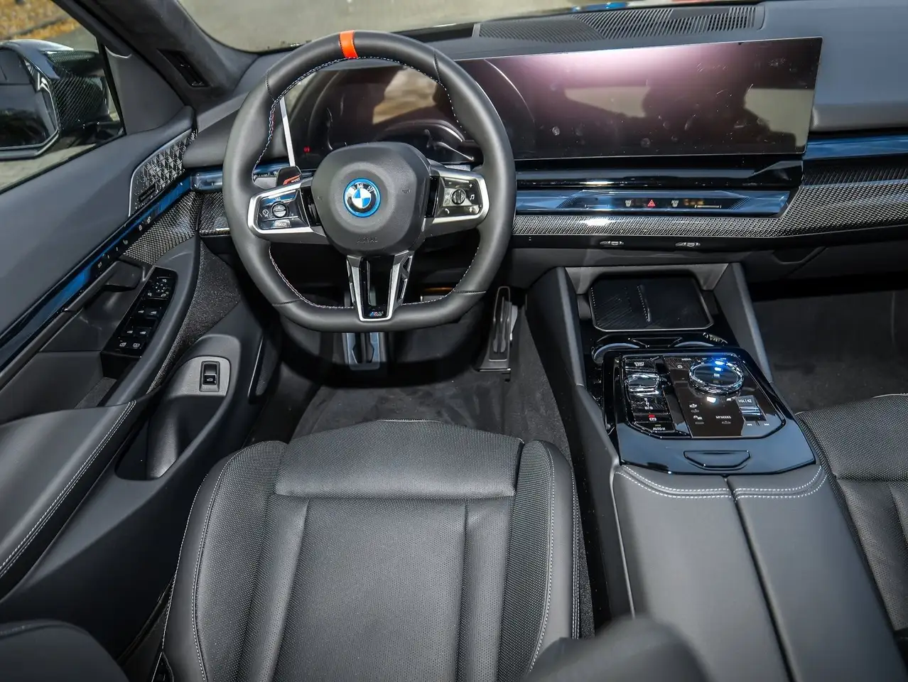 BMW i5 M60 xDrive M Sport Pro 21" HuD 360° PANO CARBON FU 12