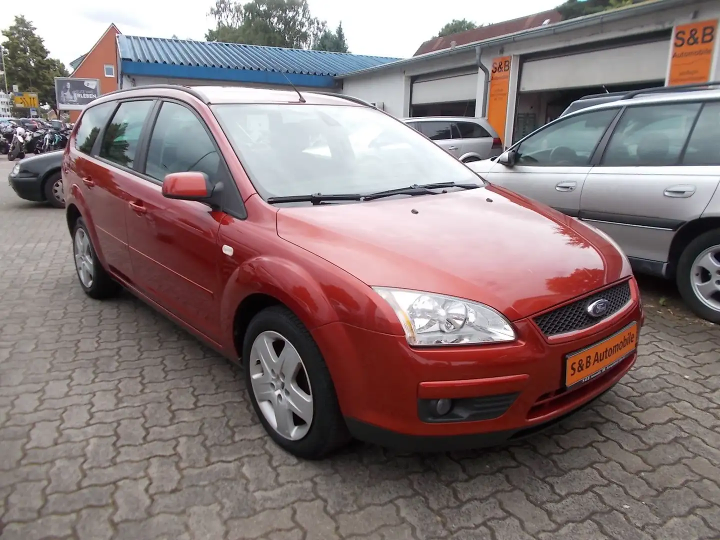 Ford Focus Turnier Style WENIG KM TÜV NEU Rot - 1