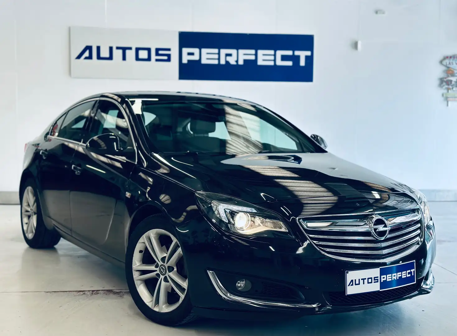 Opel Insignia Insignia 2.0 CDTi PRIX FERME NAVI PDC AV ARR JA 18 Zwart - 2