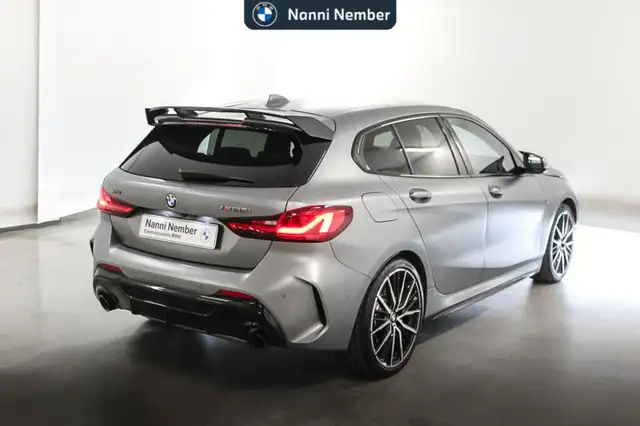 BMW 1 Series view 3