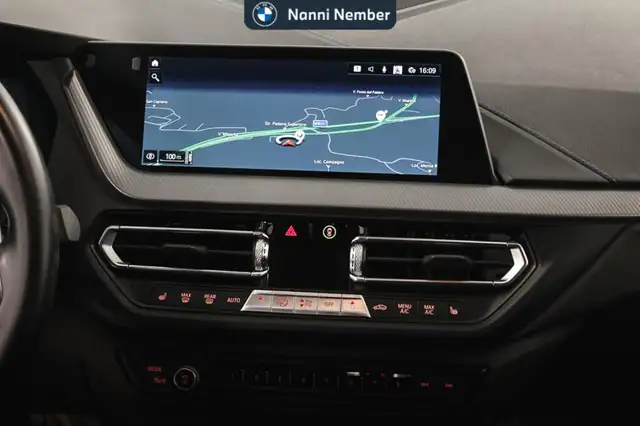 BMW 1 Series view 12