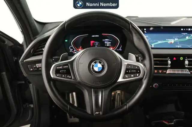 BMW 1 Series view 10