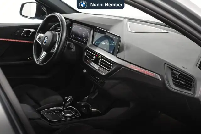 BMW 1 Series view 8