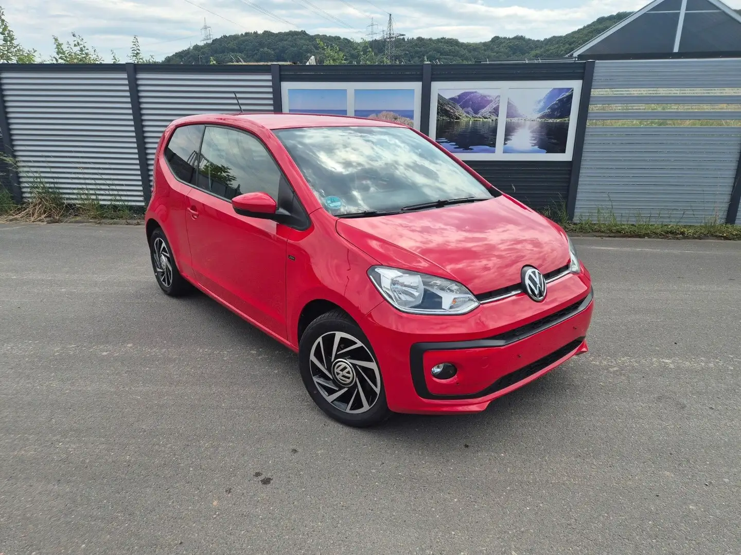 Volkswagen up! join up! Rouge - 1